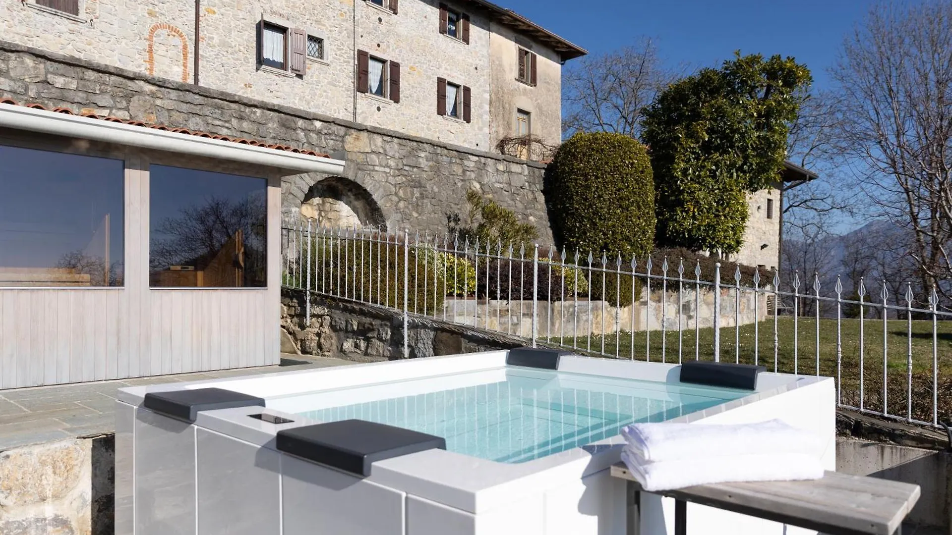 Ca' Baetti L'Antico Borgo Bed & Breakfast Roncola Italy