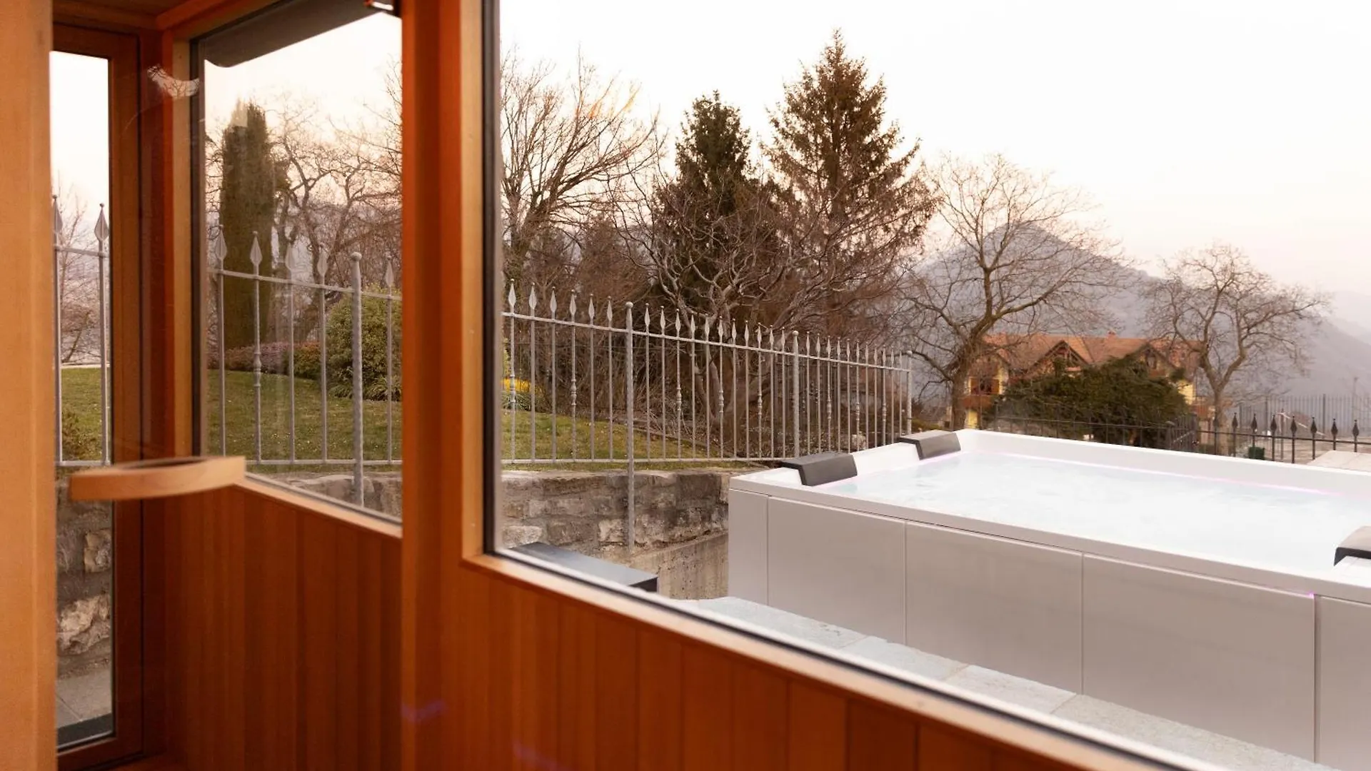 Ca' Baetti L'Antico Borgo Bed & Breakfast Roncola 0*,