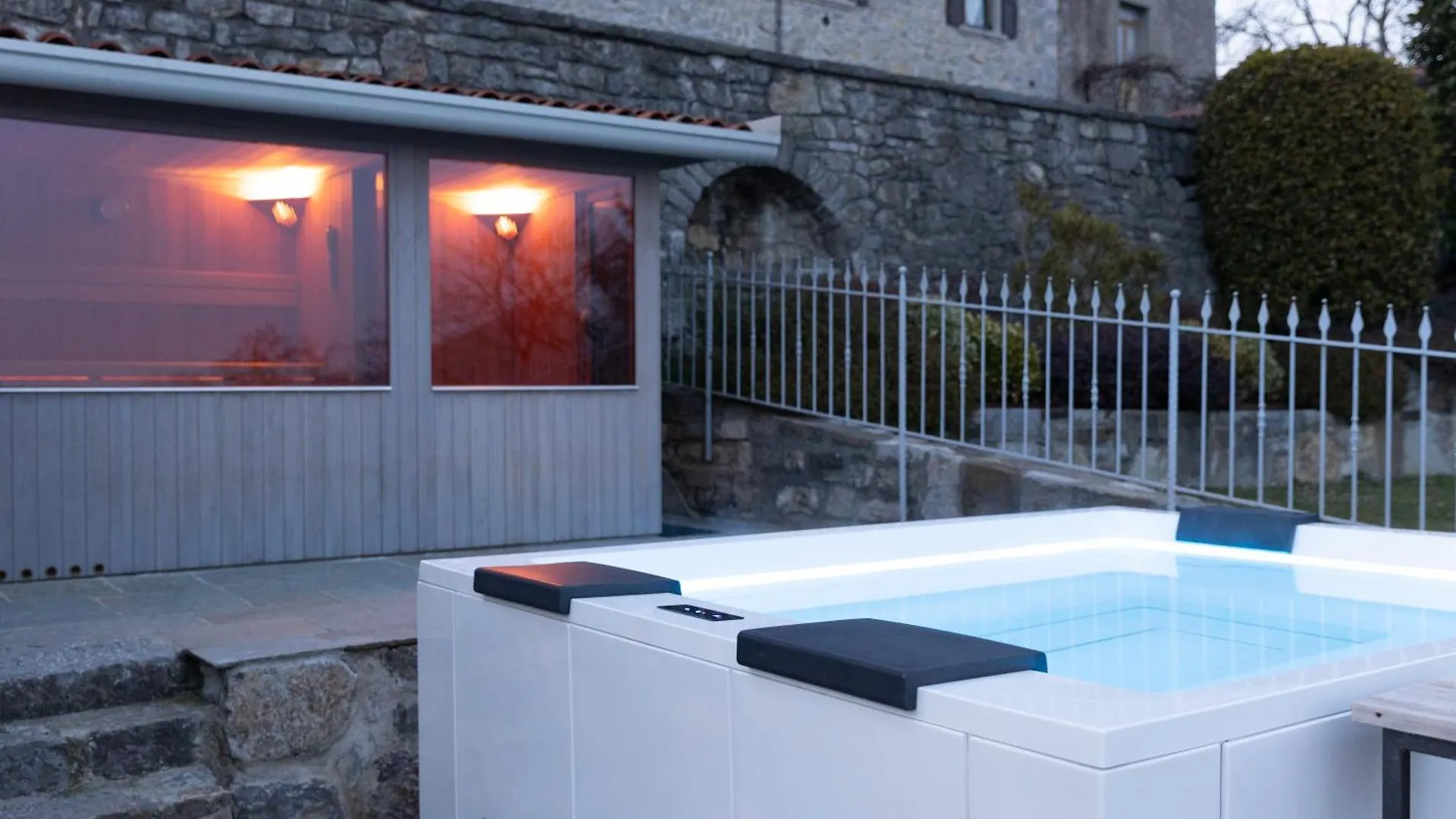 Ca' Baetti L'Antico Borgo Bed & Breakfast Roncola