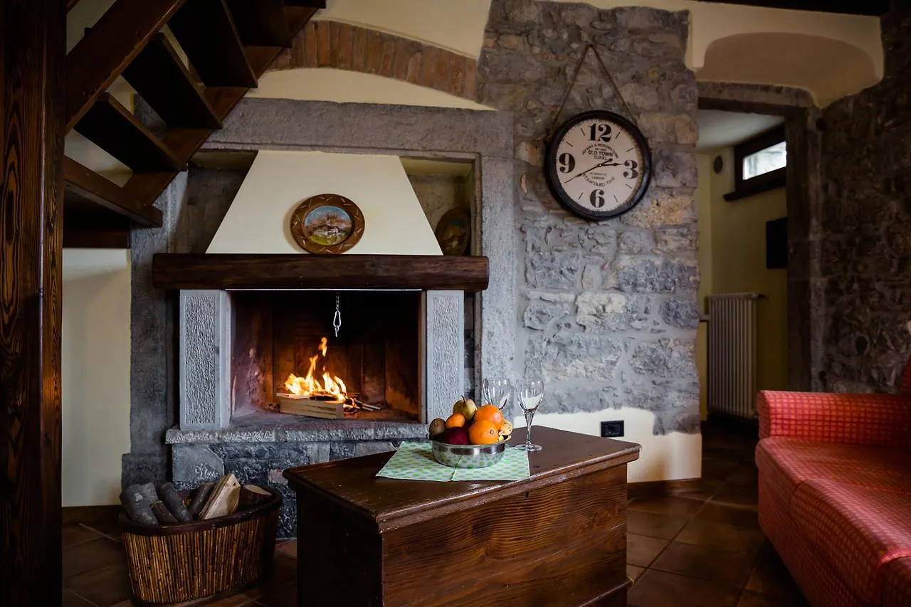 Ca' Baetti L'Antico Borgo Bed & Breakfast Roncola