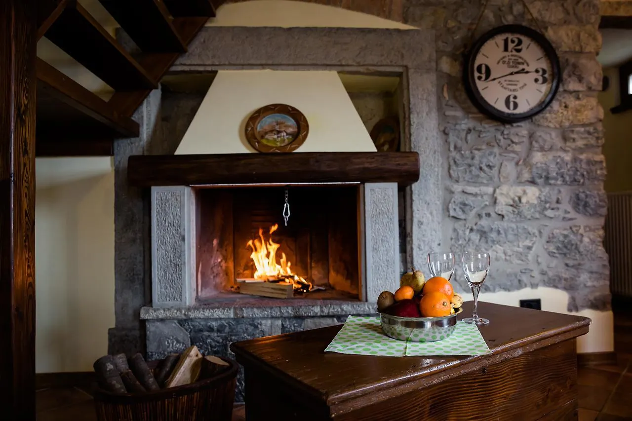 Ca' Baetti L'Antico Borgo Bed & Breakfast Roncola Italy