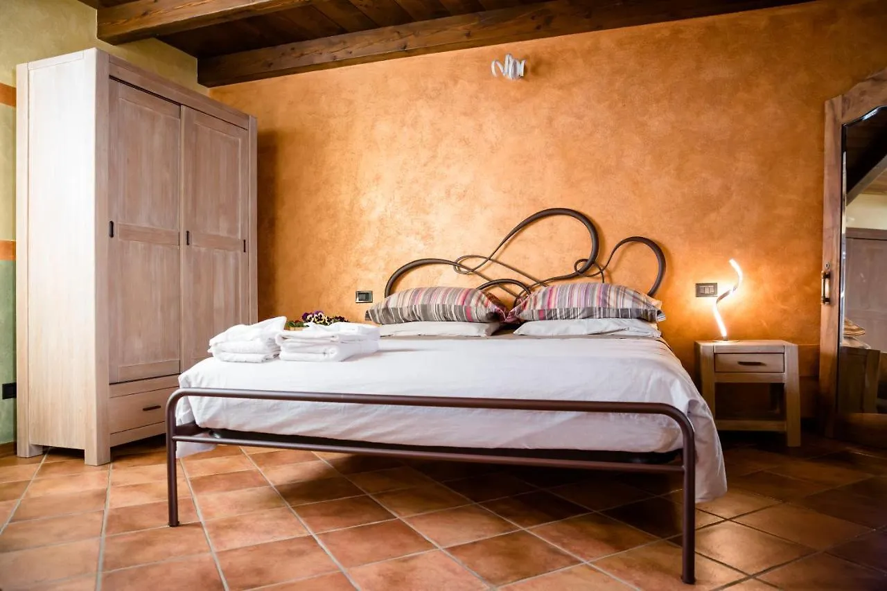 Ca' Baetti L'Antico Borgo Bed & Breakfast Roncola