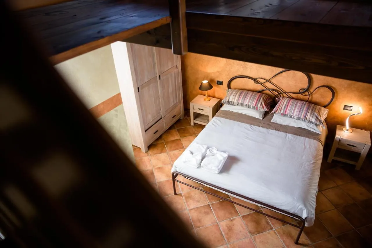 Ca' Baetti L'Antico Borgo Bed & Breakfast Roncola Italy