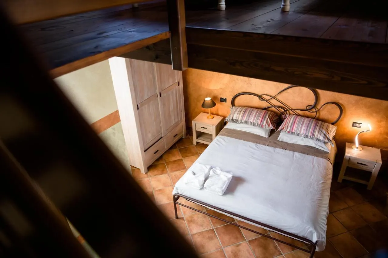 Ca' Baetti L'Antico Borgo Bed & Breakfast Roncola 0*,