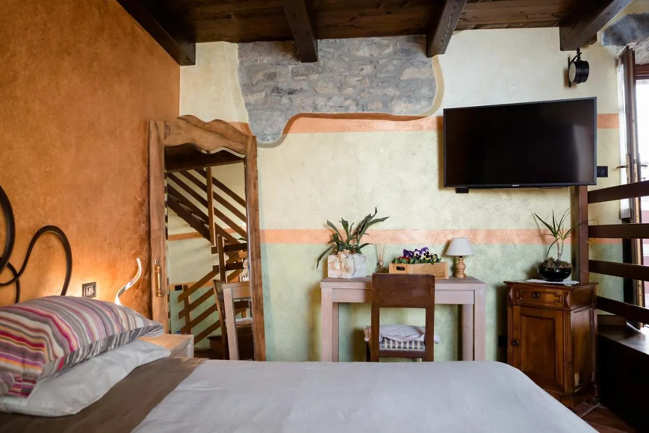 Ca' Baetti L'Antico Borgo Bed & Breakfast Roncola