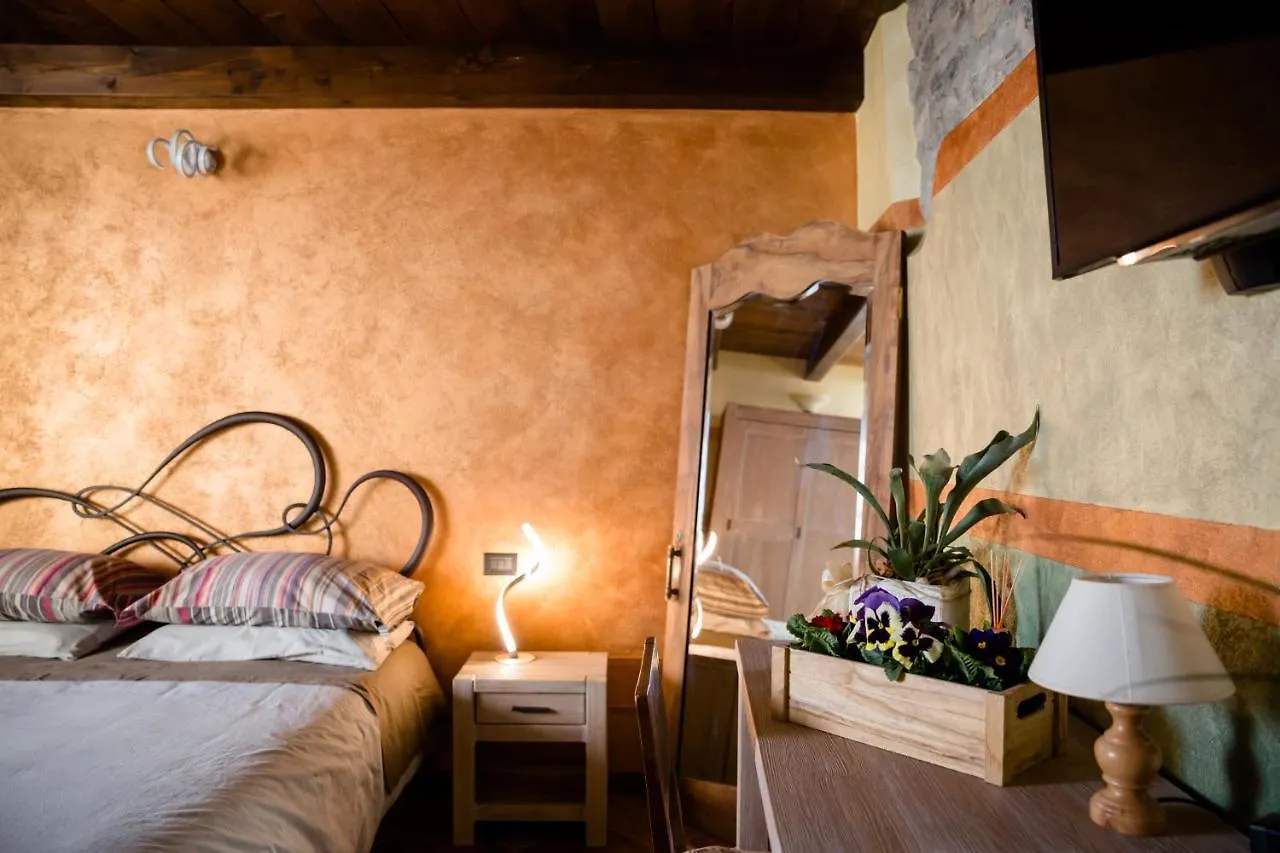 Ca' Baetti L'Antico Borgo Bed & Breakfast Roncola
