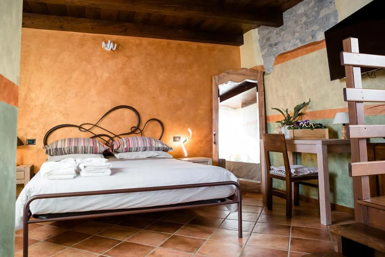 Ca' Baetti L'Antico Borgo Bed & Breakfast Roncola